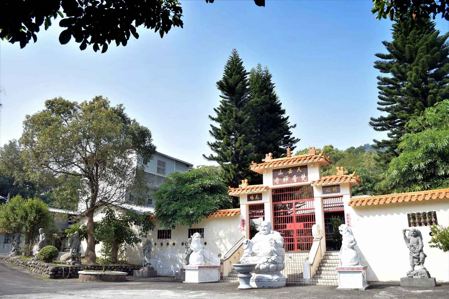 天岳山梵音禪寺（高雄）